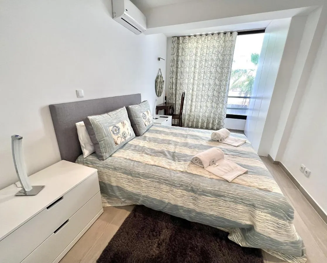 Beachside Apartment - With Pool By Hd Properties Quarteira