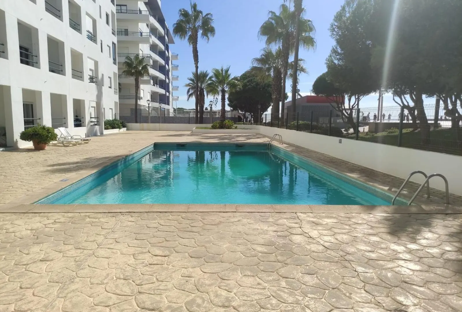 Beachside Apartment - With Pool By Hd Properties Quarteira 0*,  Portekiz
