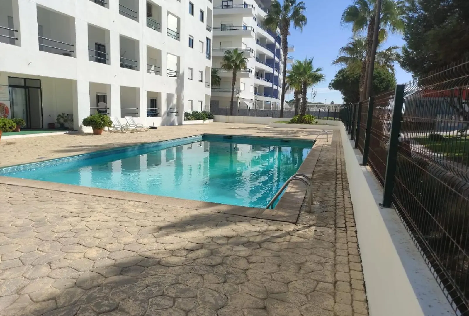 Beachside Apartment - With Pool By Hd Properties Quarteira